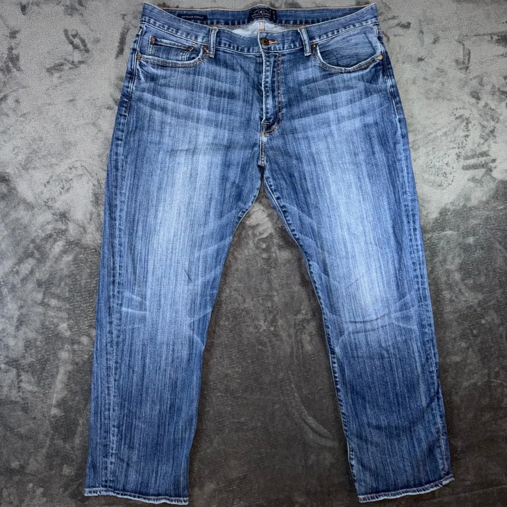 Mens 38x30 Lucky Brand Jeans Blue Excellent 363 Vintage Straight Denim 715